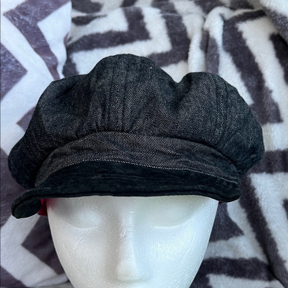 Liz Claiborne Stylish Black Denim Newsboy Cap - Picture 3 of 4
